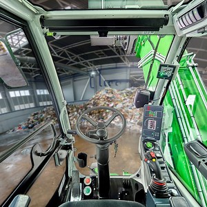 Elevating cab - maximum overview | SENNEBOGEN