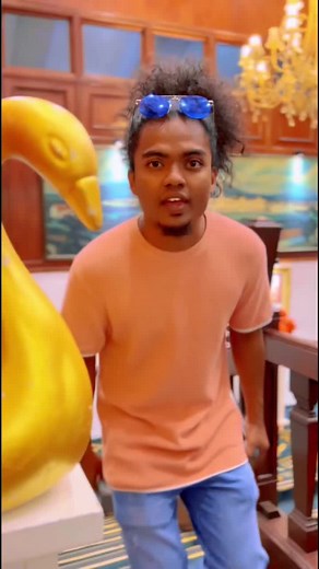 This is how I mingle with the Crowd 😍😍😍💪🏼💪🏼💪🏼 #afro_rk #hosting #emcee #EmceeofMalaysia #entertainer | Rakkeshairi Naidu