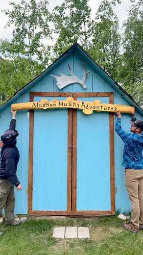 Big THANKS to the Chaga Chicks and Bryan Mills for this wonderful burled arch for Alaskan Husky Adventures. It is the perfect addition to the property!#17thdog #sleddogs #chagachicks #Alaska #alaskanhusky #alaskanhuskyadventures #carpentry #woodworking #tourism | Alaskan Husky Adventures