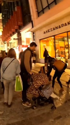 Dont fall for this scam when you travel in Europe. #scammers #scams #europe #travel #scammerseverywhere #greece #ScammerAlert | Food X Bert