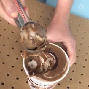 Häagen-Dazs has non-dairy ice cream now in a variety of flavors! Which one are you going to cool off with first? 🍨🍦 | Refinery29