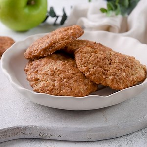 2.7K views · 146 reactions | Apple Pie in cookie form? Yes, please!  These Vegan Apple Pie Cookies are soft, chewy, and packed with fresh apple and warm spices. The perfect cozy treat for fall! | Vegan in the Freezer | Facebook