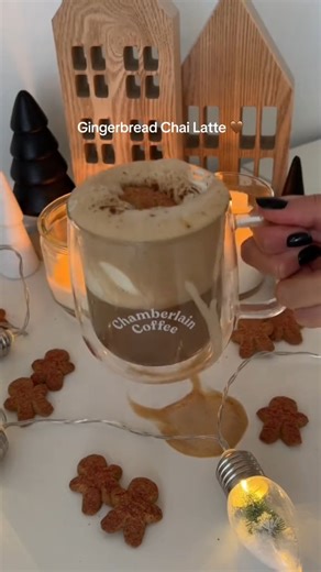 gingerbread chai latte by @toriacurbelo... head to our stories for the recipe chamberlaincoffee.com/products/chai-oat-milk-latte-powder | Chamberlain Coffee