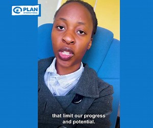 Kimberly of Amplifying Girls' Voices Through Digital Arts encourages more support for girl leaders to help amplify girls' voices and unlock their potential. Intwasa ARTS Festival koBULAWAYO #MyBodyMyFuture #GirlsGetEqual #GirlsStrong | Plan International Zimbabwe