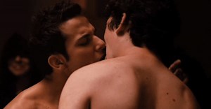 Bug chasers: el peligroso juego sexual en el que intentan contagiarse de VIH