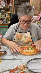 DIY fall embroidery hoop craft #crafting #fallcrafts #DIYCraft #crafts | Susie’s Simply Handmade