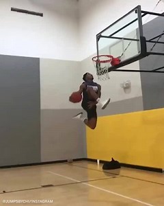 541K views · 2.5K shares | Off VERT, so clean! (via jumpsbychi/Instagram) | SportsCenter | Facebook
