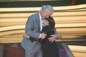 Mireille Mathieu und Patrick Duffy singen Duett aus dem Jahr 1983