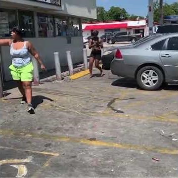 HoodFight: Girls Fight In Houston! Girl Loses Legs!!