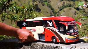 Increíble bus a escala elaborado de manera artesanal | Geito Buses Lozano