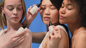 Nouveauté ! Créez un teint éclatant sur mesure avec la gamme de soins...