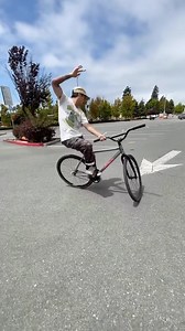 @matt.bastard @masterbikeco Courttek mastery 🤌 #FGFS #fixedgear #700c #suckmycog | SMC Fixed Gear Freestyle