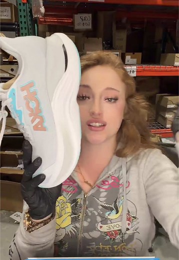 Hokas Live Auction: FiFi’s Hot Picks and Discount Kicks