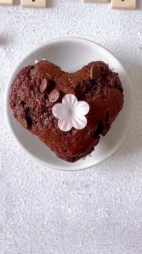 Bald ist Muttertag! ❤️ Mit diesen einfachen und dennoch tollen Herz-Muffins schenkst du garantiert Freude 😍 #hack #muttertag #herzmuffins #backenmachtglücklich #schenkenmachtfreude #howtobake #foodhack #lifehack | Dr. Oetker Österreich