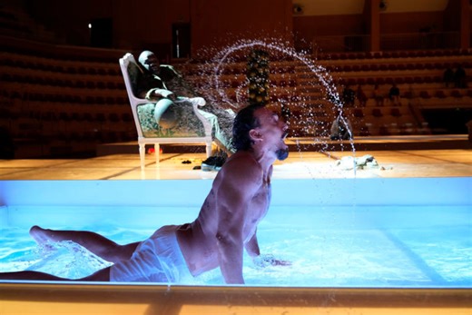 La Zelmira di Calixto Bieito, lo spettacolo a 360 gradi del Rossini Opera Festival | Opera