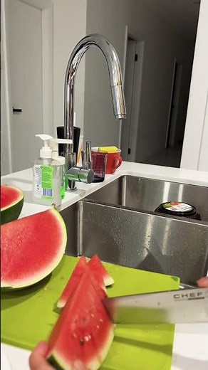 Let’s slice our watermelon 🍉 #shorts #delicious #asmr #healthy #fruit