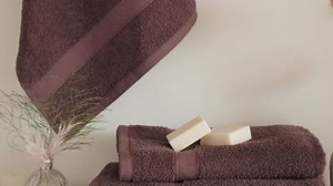 Todocama Duschtücher, 100% Baumwolle, 550 g/m², extra weich, sehr saugfähig und schnell trocknend, Maße 70 x 140 cm, Weiß, 2 Stück