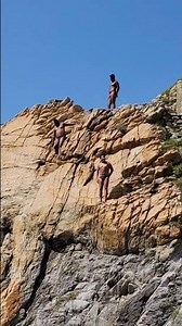 Cliff Divers in Acapulco, Mexico!