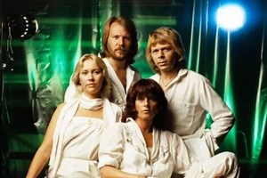 Slipping Through My Fingers - ABBA - OUVIR MÚSICA