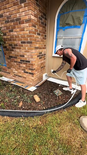 Painting brick with loxon xp🤙🏼#SmallBusiness #wackenhutpainting #paintingbrick #paintchallenge #loxonxp #satisfy #housepainting #paintersoftiktok #satisfy #viral #fyp #gracopaintsprayers #foryourpage | Wackenhut Painting