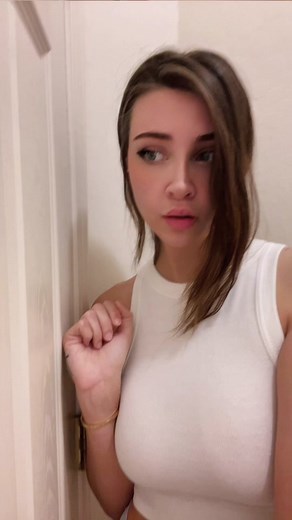 Id like to talk to you anout your current insurance provider 😃 #flo #progressive #cosplay #egirl