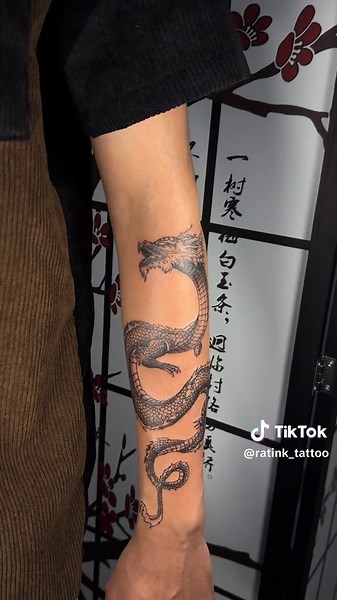 Dragon Tattoo Design: Strength and Resilience