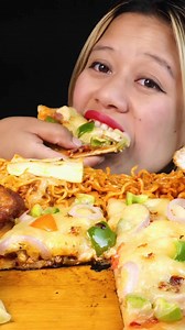 Chicken Burger with Cheese Pizza & Spicy Noodles 😋😋 #mukbangpari #mukbang #eatingshow #pizza #burger #noodle | Mukbang Pari