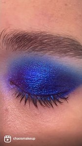 💙 Artemis is such a gorgeous blue. Pressed or loose. Which ones your favorite? 💙 Find Artemis in the multi chrome collection | Chaos Makeup
