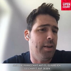 🚨 𝐍𝐞𝐮𝐞 𝐎𝐏𝐄𝐍 𝐂𝐎𝐔𝐑𝐓-𝐅𝐨𝐥𝐠𝐞! 🎙️ In der neuen unseres Podcasts sprachen Jens und Steffen mit Jan Jagla und Tobias Wahnschaffe unter anderem über unsere Saison in der Turkish Airlines EuroLeague, wie wir uns jetzt dem Titelkampf in der easyCredit Basketball Bundesliga nähern und wie sich die FC Bayern Basketball - Jugend derzeit in den Playoffs präsentiert. | FC Bayern Basketball