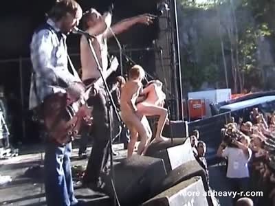 Fan Is Fucked On Stage