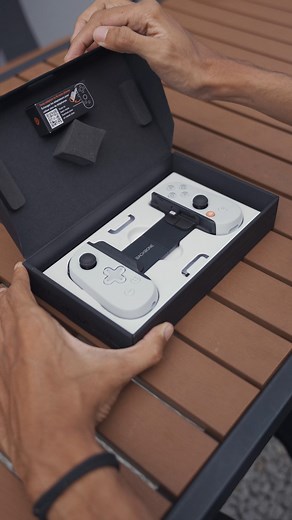 A mind-blowing new gaming experience Just snap your phone into the Backbone One controller, launch the Backbone App, and start playing your favorite mobile, console, or PC games from anywhere, in seconds. ⭐️ Earn with SURE Club Rewards: https://bit.ly/SureClubMembers 🛍️ Shop now: https://bit.ly/3ylQAZn 💳 0% interest instalment: https://bit.ly/3NhjKNX 📍 Visit us: https://bit.ly/3RvOmOu ⁠ #Backbone ⁠#UrbanRepublicMY #urbyswitch #TheMobileCompany | Urban Republic