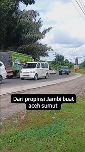 Banyak unit dari propinsi jambi menuju aceh sumatra Bantuan dari propinsi jambi menuju aceh Semoga segerah pulih SUMATRA 🤲 #helloweenparty #holidayevent #JAMBI #ACEH #SUMATRA #INDONESIA #makeca #creativity #faith #motivasilucu #wednesdayevent #newyear #basuri #truk #sayur #oleng #labura #jalanlintas #tanjakankapuas #tanjakanextrem #stankibliz | Bang Hardi