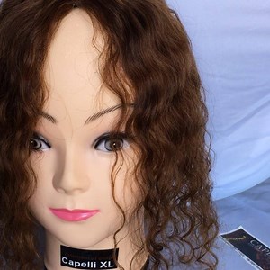 Top closure capelli veri remy indiani Piccolo Toupet da usare per creare infoltimento, per diradamento capelli, per coprire la ricrescita, per coprire le Extension #topclosurehumanhair #toupee #parruchinodonna #toupet #clousureplatino #chiusura #toupetperdonna #humanhair #extensionhair #closurericcia #topclosure #capelliindiani #capelli #integrazionecapelli #infoltimentocapelli #capellibiondi #ciuffo #parrucchinodonna #closureclip #capellixl Tutte le informazioni inclusi i prezzi, cartella color