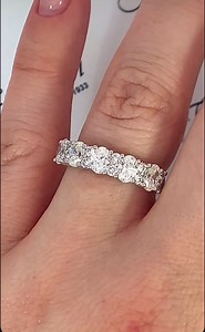 Suddenly I'm left-handed!😍💍 #JackFriedmanJewellers #engagementring #weddingring #diamonds | Jack Friedman Jewellers