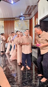 Gak Joget Gak Dapet THR 🤣 semua joget dari Aki nenek Sampe Cucu 😜 THR = Tunjangan Hari Raya ❌ THR = Tarian Hari Raya ✅ | Keluarga CafeGokil