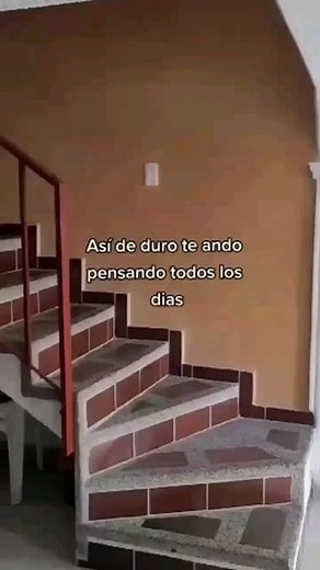 nao san on Instagram: "Por estar pensando en ti casi me agarró del chorro de agua pensando q era una cuerda 🥲"