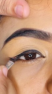 6.3K views · 28 reactions | Eyeliner Application #trendingnow #SonaMakeoverByPooja #FacebookViral #BeginnersMakeup #reels | Sona Makeover By Pooja | Facebook
