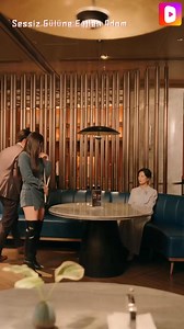 144K views · 1.1K reactions | https://page.dramabuzzs.com/s2l/19692.html Qiao Wangshu, kaza sonrası konuşma yetisini kaybeder. Kocası metresini memnun etmek için sahte boşanma planlar—ama o ciddiye alır. Sessizce gider. Eski sevgili onu ararken, Zhou Huainan yalnızca pişmanlığını duyar. | DramaWave · En İyi Mini Diziler | Facebook