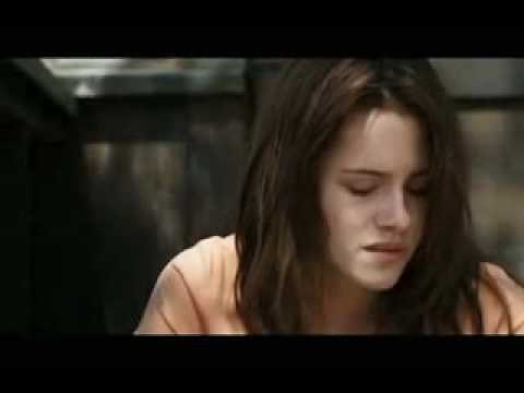 Twilight trailer Kristen Stewart as Bella and tom sturridge