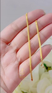 Keep it classy with this 18k Saudi Gold Cedusa Slim Bracelet — bagay sa kahit anong outfit, kahit anong occasion. 💫 #Pawnable #goldbracelet | Rey's Jewelry Box - 2nd Branch