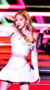 13K views · 1.3K reactions | FANCAM ROSÉ – DDU-DU-DDU-DU + FOREVER YOUNG #ROSÉ #BLACKPINK | Starbook: Chuyên bán starbuck chính hãng và phụ kiện | Facebook