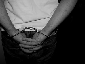 Police apprehend molester with help from 2 passers-by | Coconuts