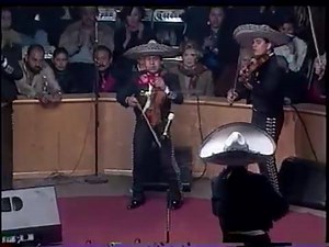 Juan Gabriel En El Palenque León, Guanajuato. 🇲🇽 “Ya No Vuelvo A Molestarte / El Palo” 🎶 #LoClásico 🎙www.migustoesradio.com | MI Gusto Es - Radio