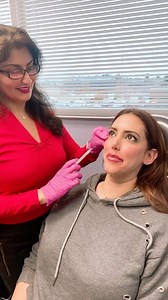 Cheekbone contouring is my technique to give you a modelesque cheekbone. It reverses the heaviness of the 30’s and 40’s that creates droopin, deflation and jowling: Midface heaviness does not happen when we maintain the youthful contours of the cheekbones. We talk about cheek fillers, but really we DON’T want to see a filler cheek. Right? When I contour a cheekbone, I am giving you an elegant, slimming effect, that brings back our face from 5 years back. Don’t we all want that? . 💋💋💋👠👠👠💃�