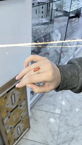 L’alliance parfaite entre argent véritable et corail naturel ✨ Nos bagues kabyles en argent et corail véritable reflètent toute la beauté de l’artisanat traditionnel. Chaque pièce est unique, mettant en valeur l’intensité du corail et la finesse du travail de l’argent ❤️ Un bijou authentique, à la fois élégant et intemporel. 🛵 | Livraison disponible en Algérie et en France 📍 | Galerie Hamdad, Boulevard Colonel Mellah (en face de la Maison de l’Artisanat), Tizi-Ouzou 📍 | Ath Yenni : Village At