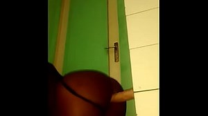 vidéos de Elvie Slutty au téléphone avec un filet de pêche - Partie 3