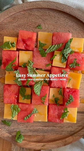 Sophisticated, yet simple, bites for summer soirées. Cubed Old Amsterdam Gouda, crisp watermelon, hot honey drizzle, fresh mint. Unexpected? Yes. Unforgettable? Definitely. #oldamsterdam #oldamsterdamcheese #goudacheese #summerappetizer #easyappetizer #easyrecipe | Old Amsterdam Cheese