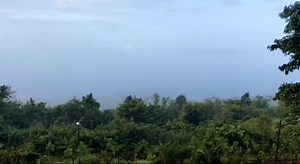 Witness the magic of a winter morning from the Maharaja Room, surrounded by misty Sahyadri mountains and lush greens at Malhar Machi Luxury Mountain Resort.✨🤍 Contact us on 8888000055 or visit malharmachi.com for more details. #malharmachi #malharmachiresort #luxuryresort #wintergetaway #winterstaycation #staycation #familygetaway #naturegetaway #things2doinmumbai #things2doinpune | Malhar Machi Resort Pune