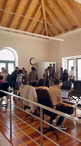 🚀 Alunos da Faculdade de Economia da UAlg (Mestrado em Gestão) e do ISMAT (Gestão do Turismo) visitaram locais de inovação em Portimão. 🔹 Primeira paragem: Autódromo Internacional do Algarve, onde conheceram: 📌 StartUp Portimão – Incubadora de negócios do Município focada nas Smart Cities. 📌 Celerator – Pólo tecnológico em construção (parceria Parkalgar e UAlg) 🔹 Segunda paragem: Portimão Cowork Space, que oferece um ambiente colaborativo para empreendedores e empresas. 💡 Uma oportunidade 