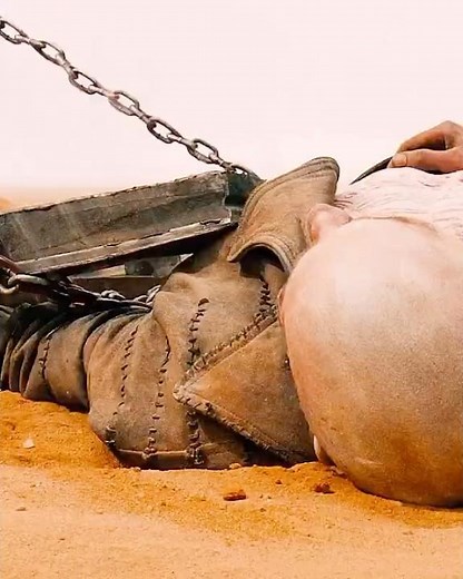 🎬 EPIC Fight Scene! Charlize Theron vs. Tom Hardy in MAD MAX: FURY ROAD 🔥💥